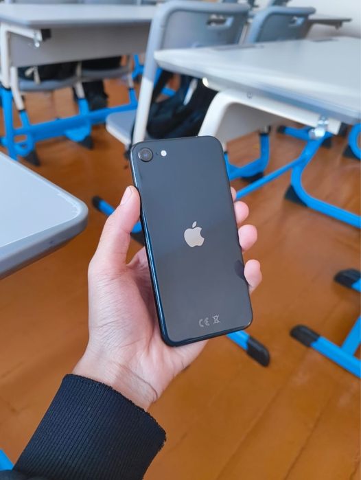 Обменяю iPhone SE 2020