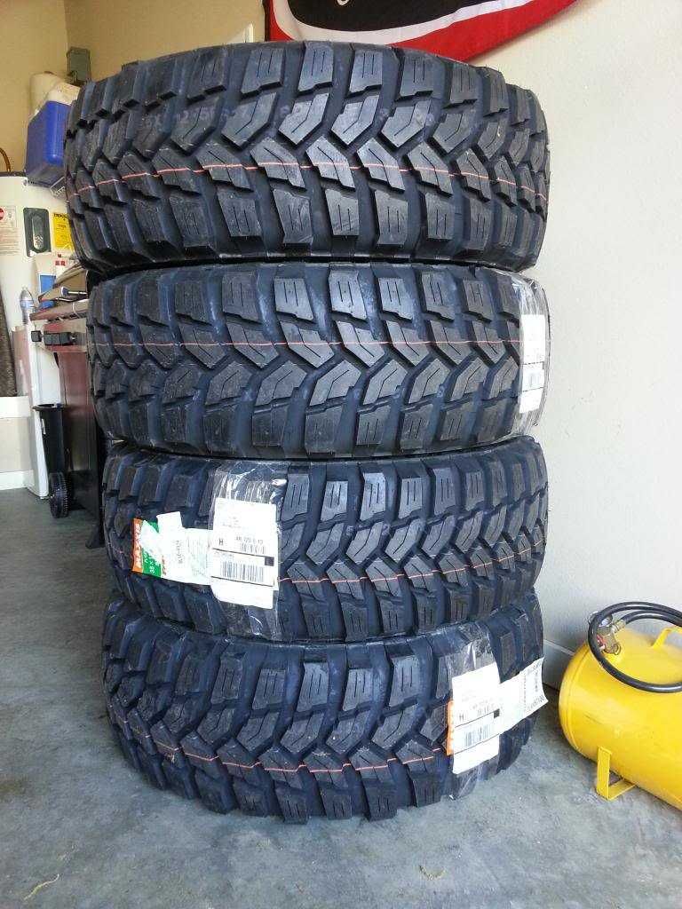 Vand anvelope noi off road,mud terrain  235/75 R15 Maxxis M8060 M+S