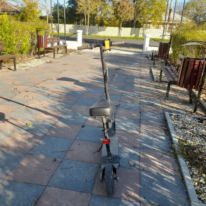Vând trotineta electrica ninebot g30 întreținută