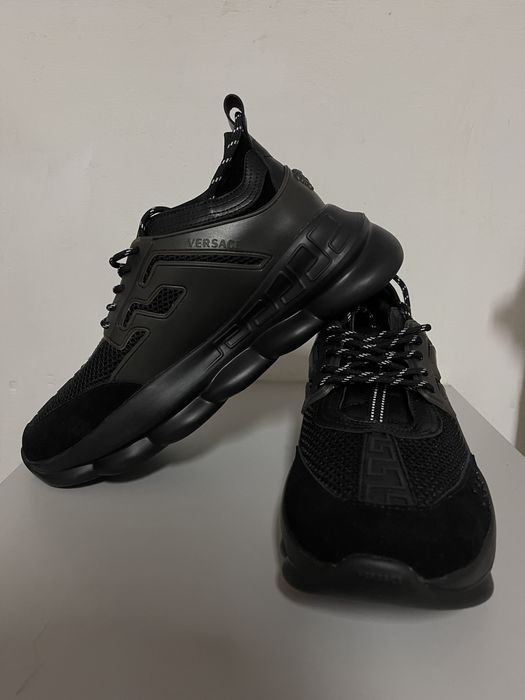 Versace chain reaction