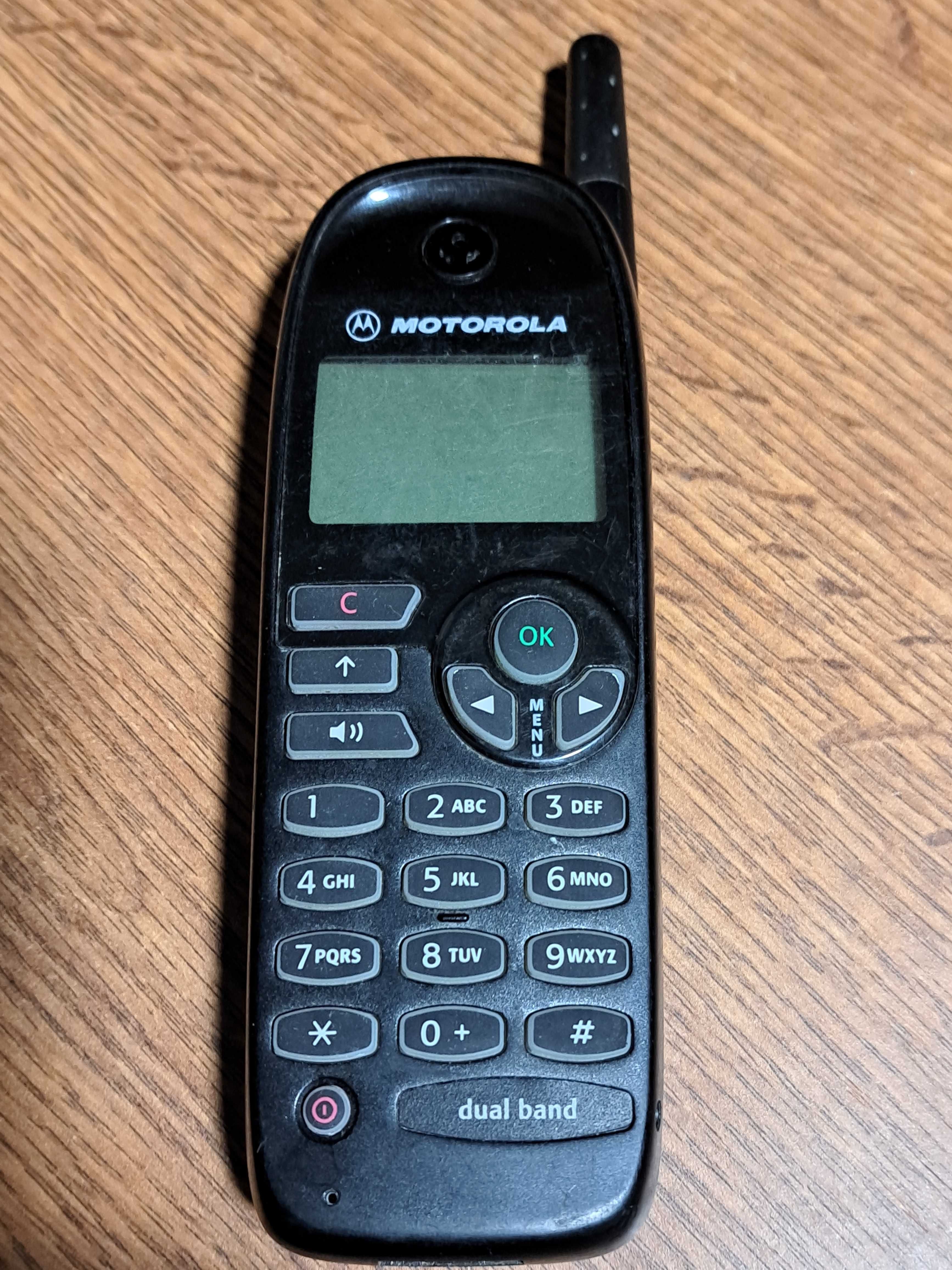 Telefon mobil vintage, de colectie Motorola M3788