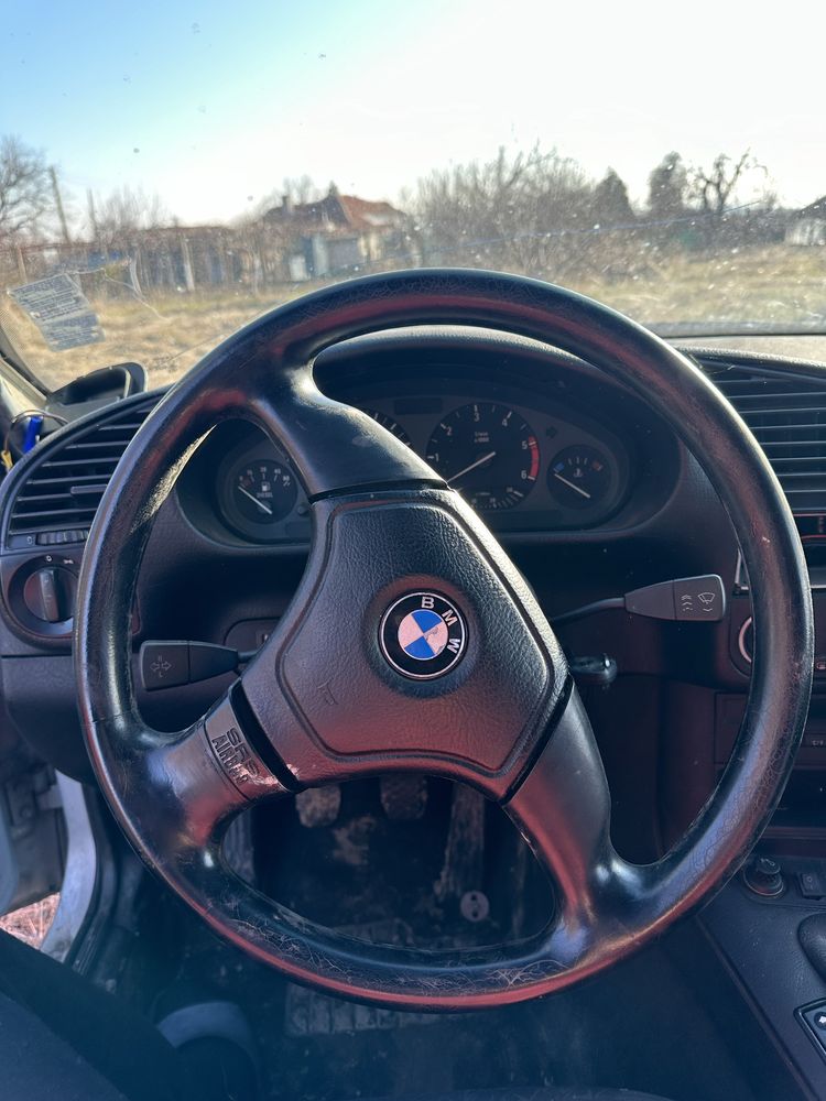 BMW E36 318tds на части
