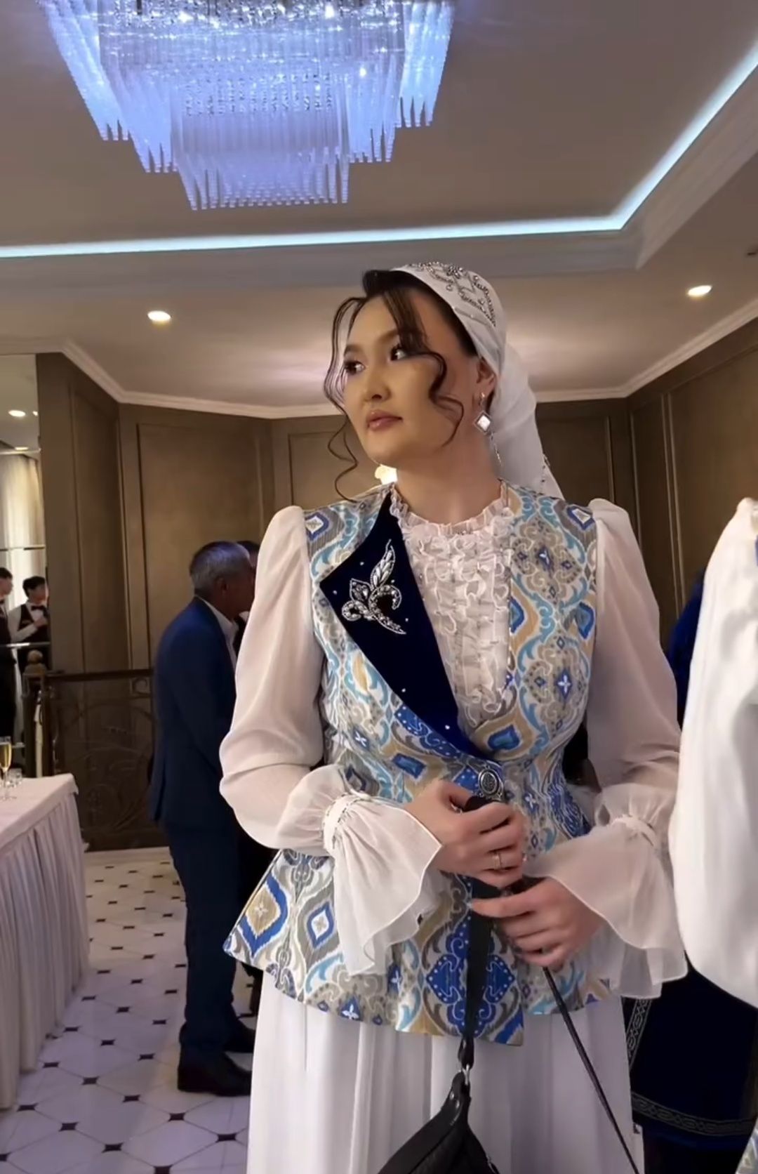 Қазақша     көйлек