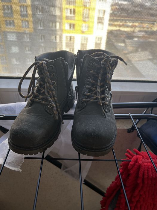 Обувь почти не носили стала маленькая