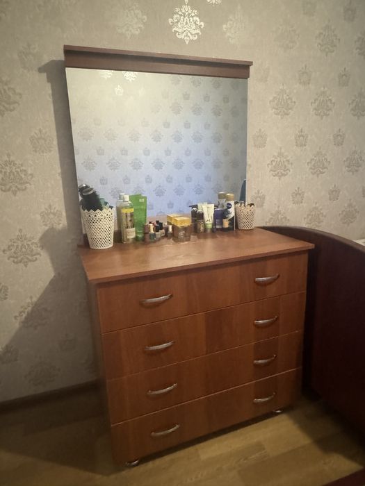 Камод для спальний и 2 спальний кароват