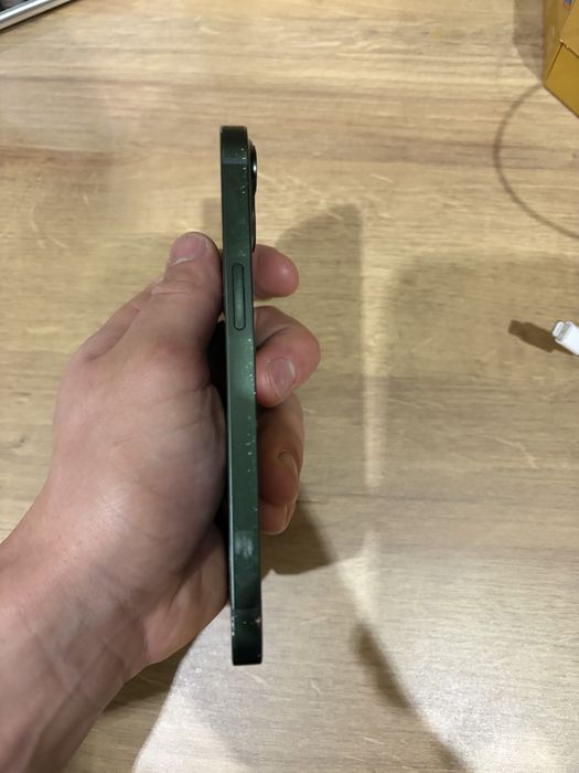 Продавам Iphone 13 128GB