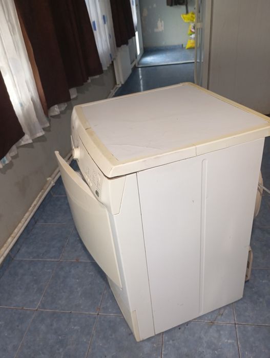 Uscător de rufe  care funcționează perfect