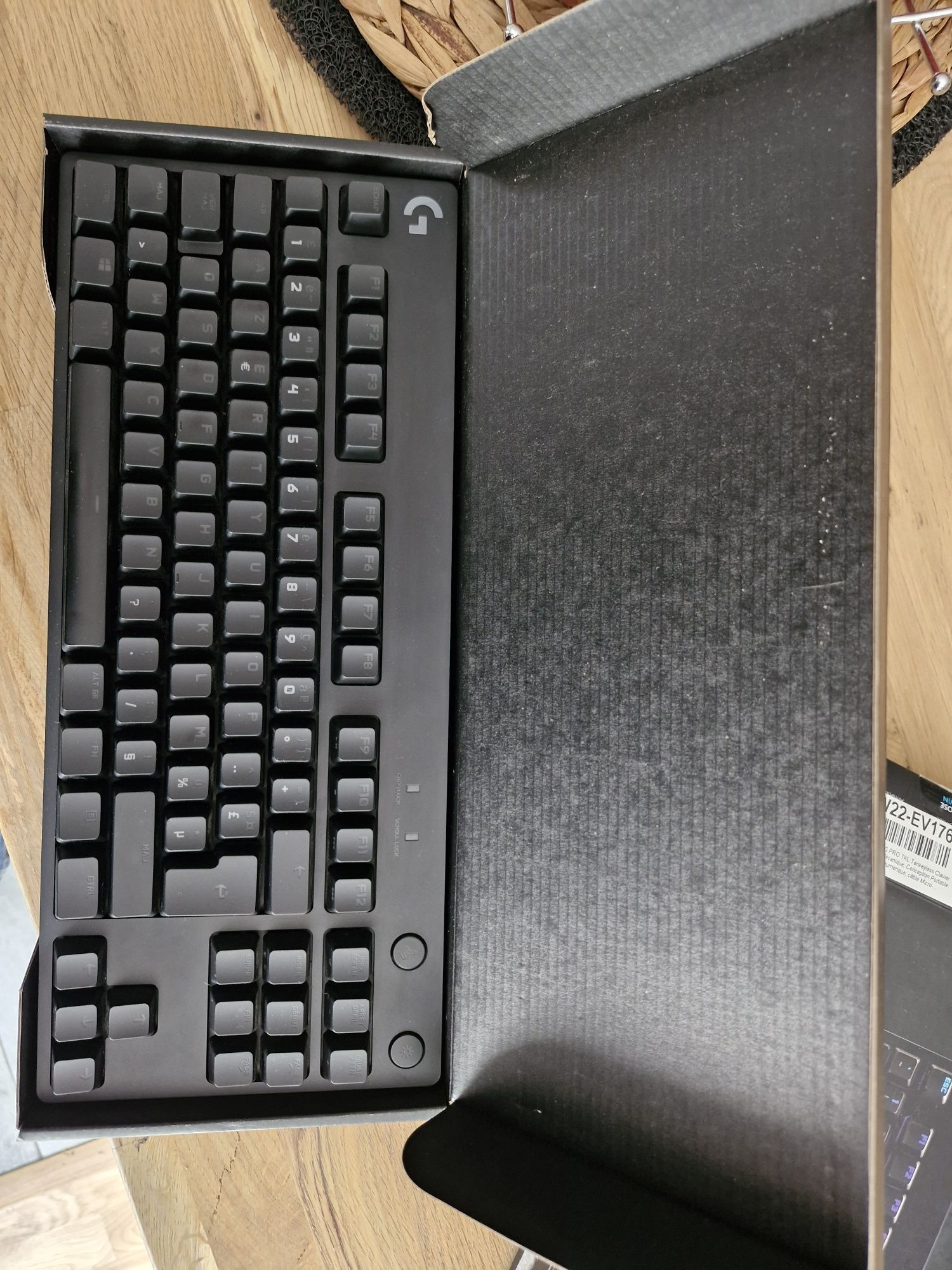 Tastatura Logitech Pro noua
