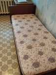 Бесплатно. Шкаф, 2 кровати,сервант.