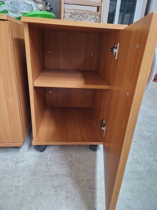 Тумба на колесах