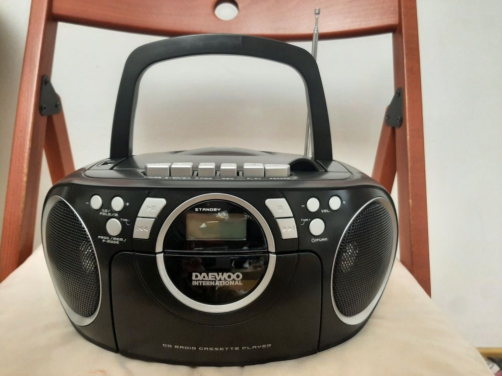 Radio CD Daewoo DBU-51 cu caseta și USB