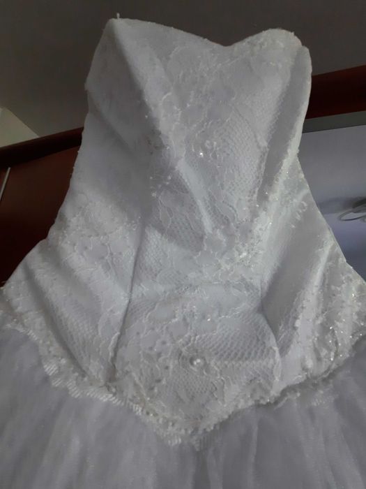Rochie de mireasa printesa sî rochie nasa