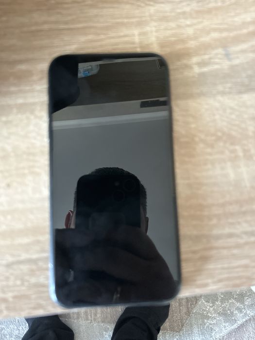 Продам айфон 11 128 гб 82 емкость