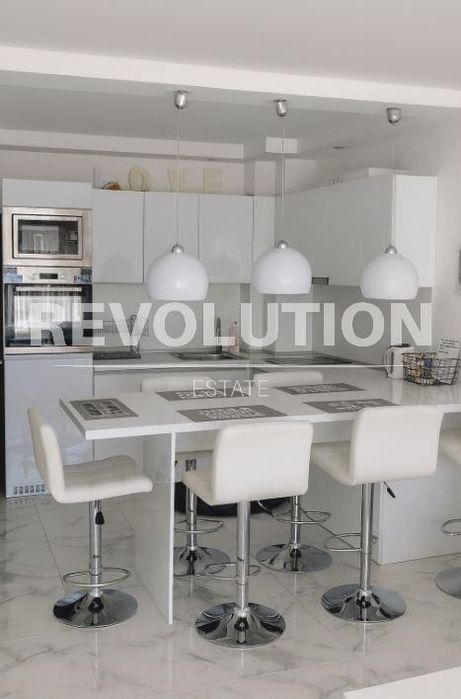 Двустаен апартамент в района на Колхозен пазар!