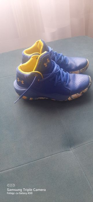 Adidasi Under armour.