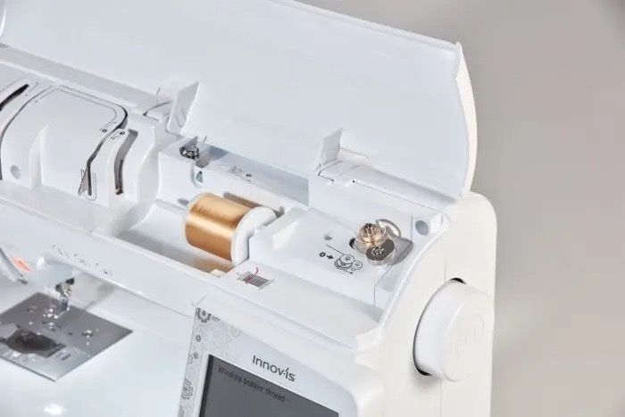 Masina de brodat Brother Innov-is 880E