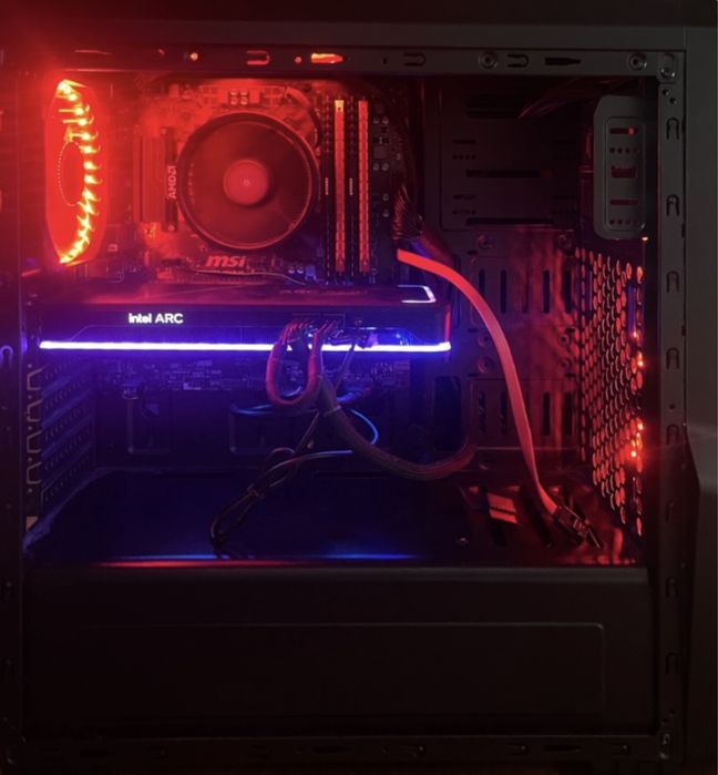 Vand Calculator Gaming, CPU 2400G + GPU A770 16GB