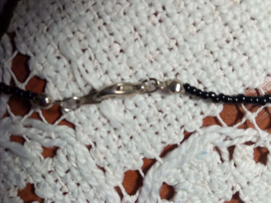 Стильные бусы на застежке