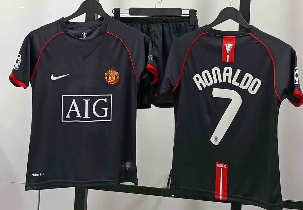 Детски екип на К.Роналдо Манчестър Юнайтед ретро модел!!!