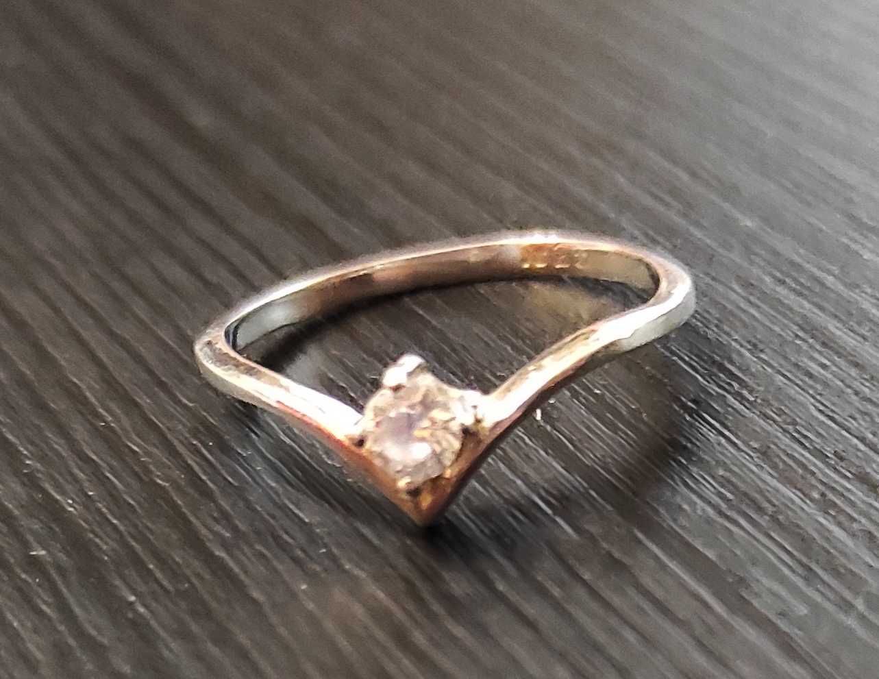 Сребърен пръстен с камък циркон 3мм
