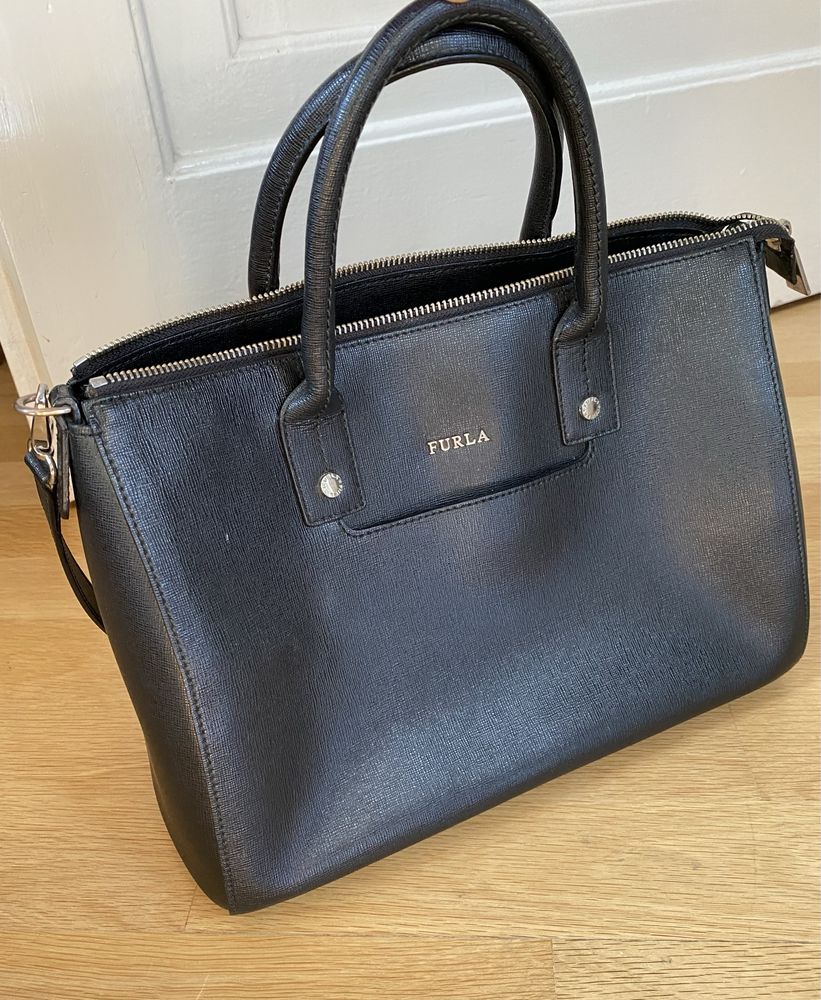 Черна чанта Furla