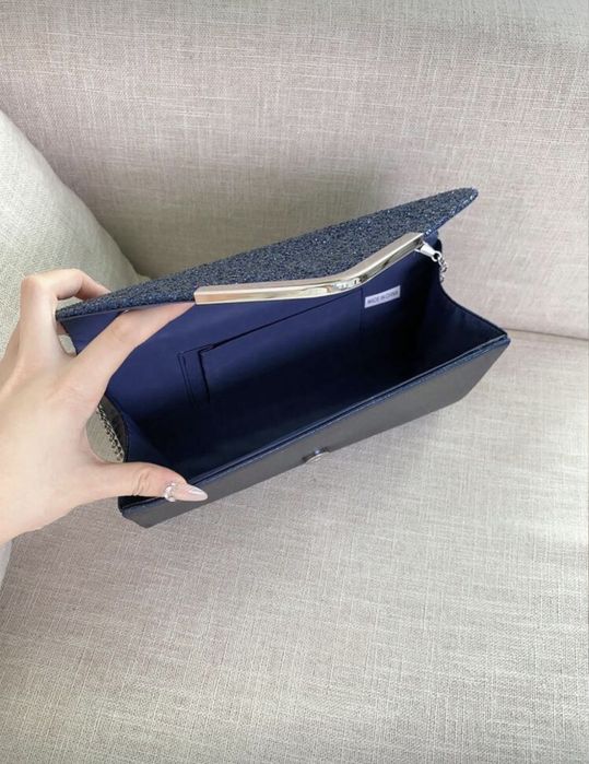 Продавам официална чанта!