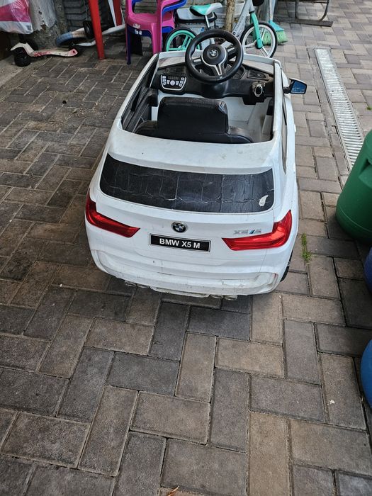 Mașină electrică, în stare bună de funcționare cu telecomandă ș