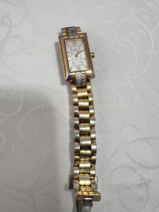 Часы Grovana в хорошем состоянии швецарские позалоченные с напылением