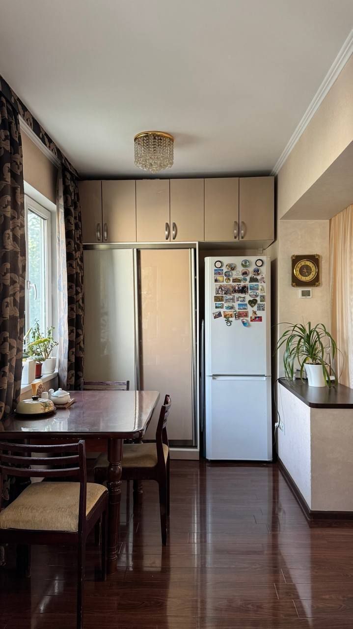 Продаётся 2в3 комнатная Саламатина