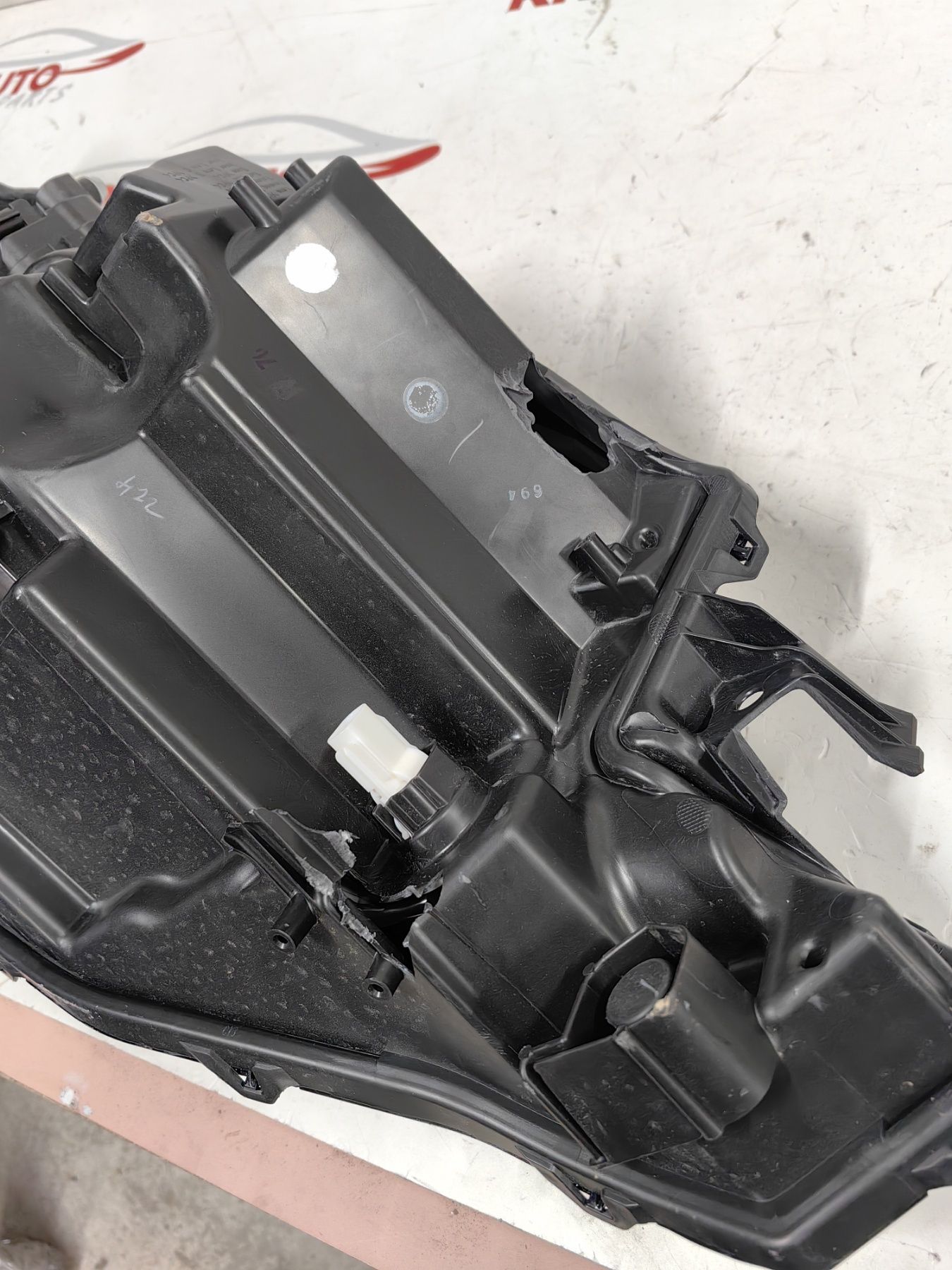 Ляв фар Toyota Aygo X Full LED 2022г / Тойота Айго Х 2022г