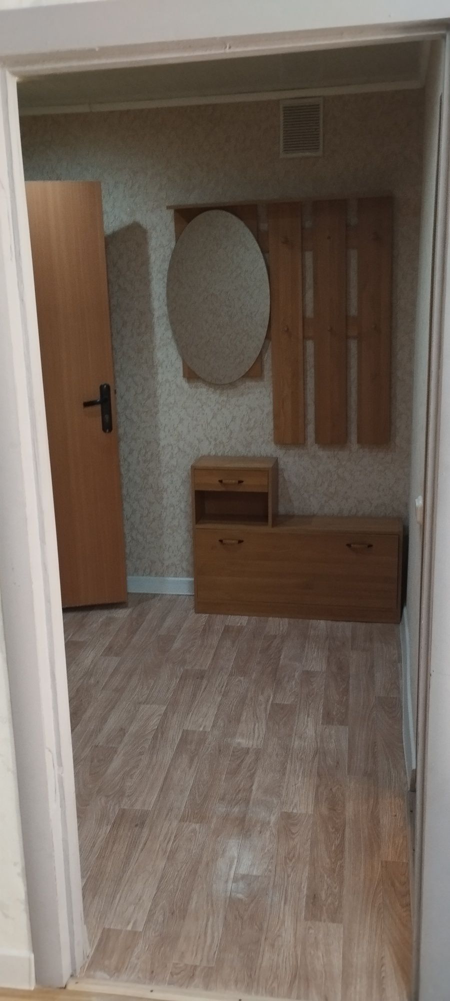 Продам 1 комнатную квартиру 1 мкр. 19 дом за 8 мл. тенге