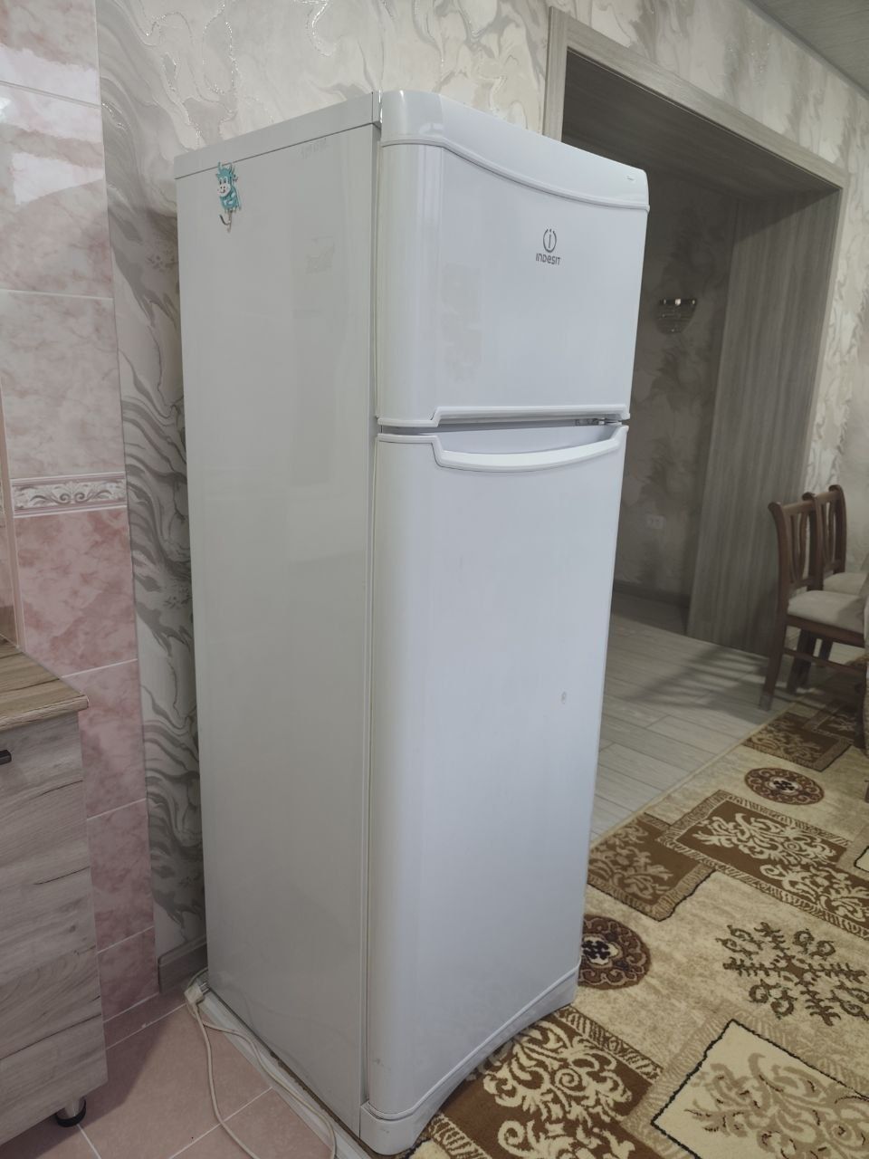 Холодильник  Indesit