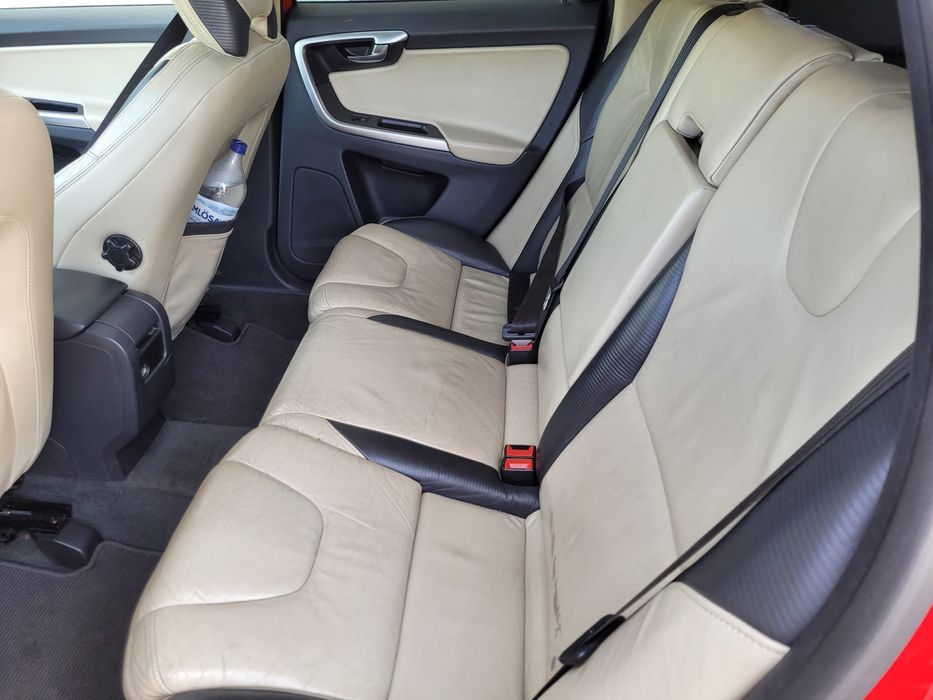 Volvo XC 60.    .