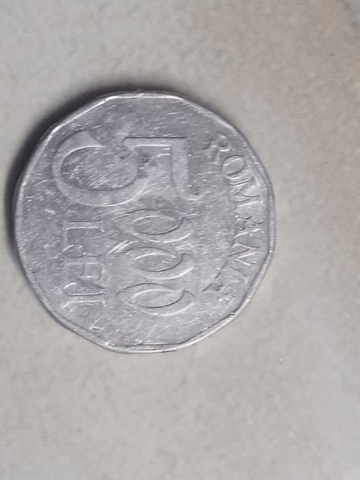 Vând monede vechi și mai noi la colecționar preturile difera