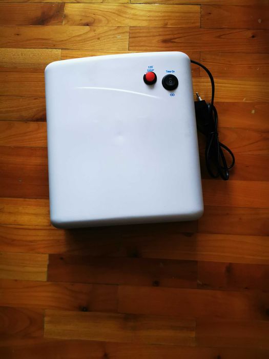 Lampa manichiura