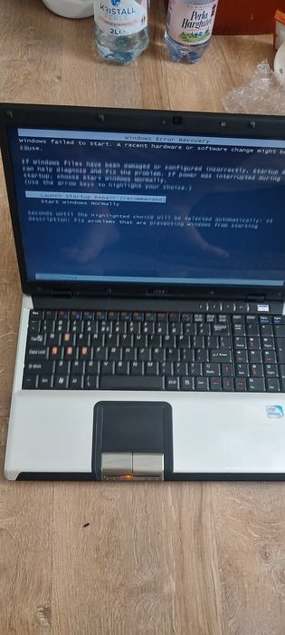 Vând laptop UTILIZAT!  Citiți anunțul