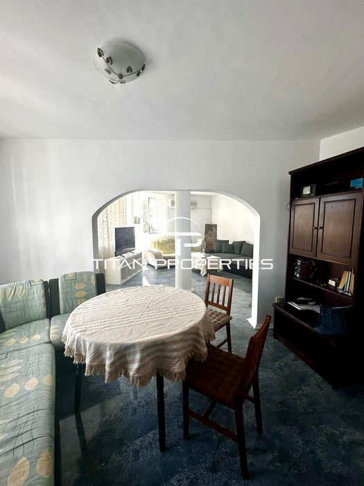 Дава се под наем Четиристаен апартамент в Варна, Автогара - 135 кв.м за 500 € - Снимка #1