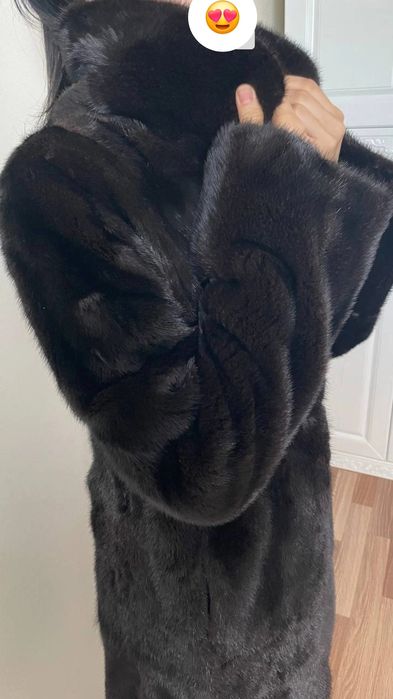 Продам норковую шубу