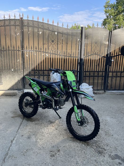 Vand moto cross 125cc ca nou , luat de nou din magazin cu factura