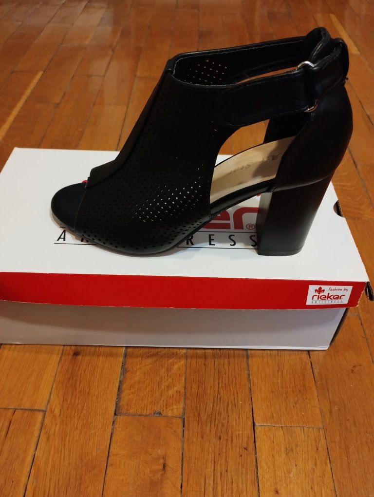 Нови дамски обувки N36