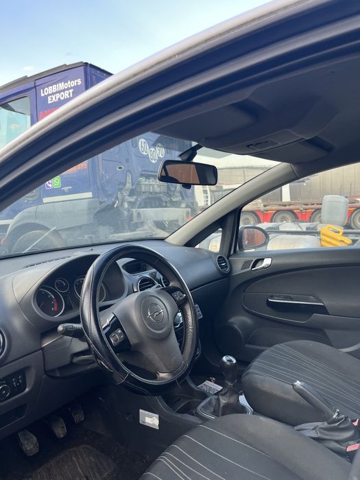 Opel Corsa на части