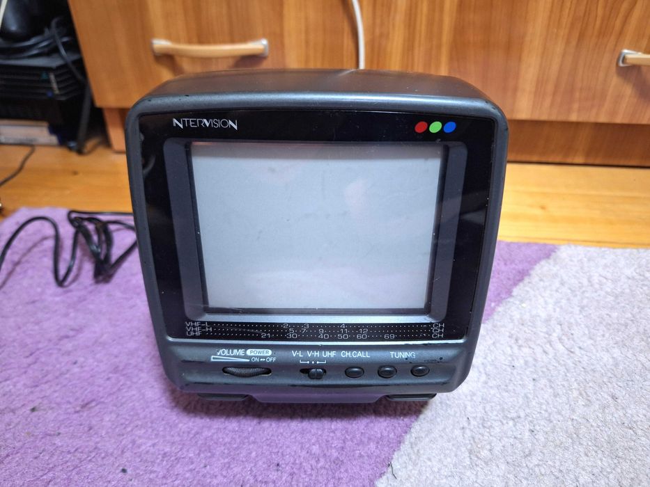 mini Televizor color portabil auto la 12V INTERVISION CTV-140 5'