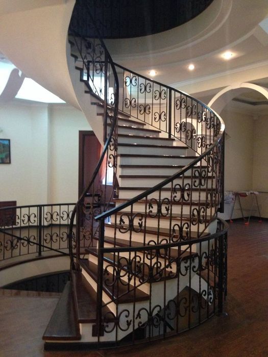 Сдаётся 6 сот.6 комнат(мирабадский район)