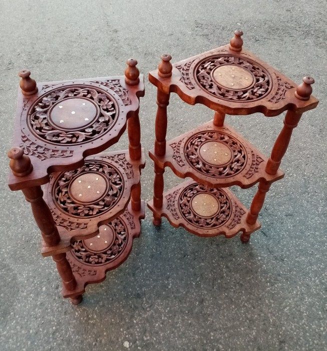 Superb set de 2 colțare etajere din lemn de trandafir sculptate integr