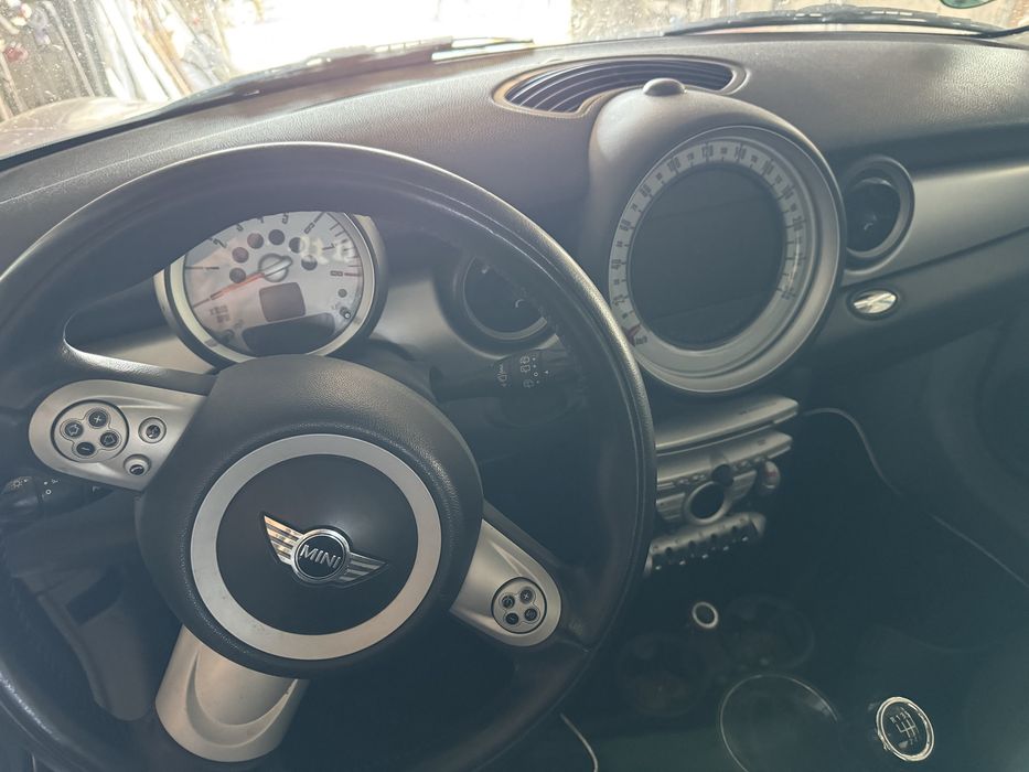 Dezmembrez mini cooper