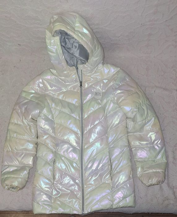 Продам куртку детскую