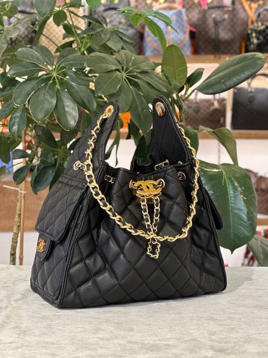 Geanta Chanel noua !!! Dimensiuni 28/22 !!!