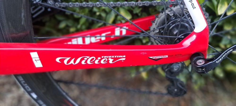 Fully карбон шосеен велосипед  Wilier triestina.it. ultegra