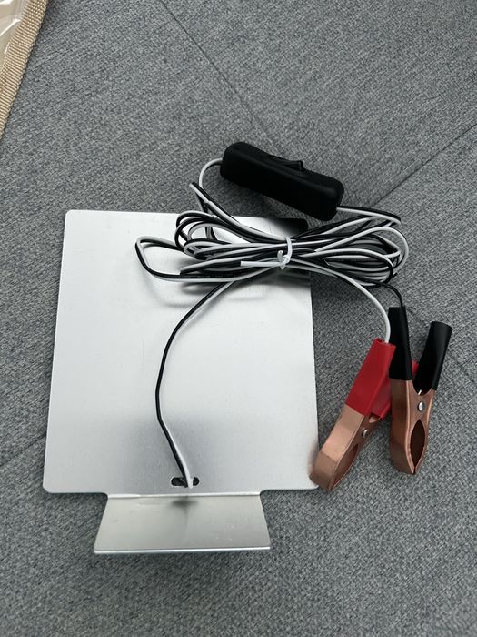 Lampă LED auto cu prindere magnetică, pe bateria mașinii