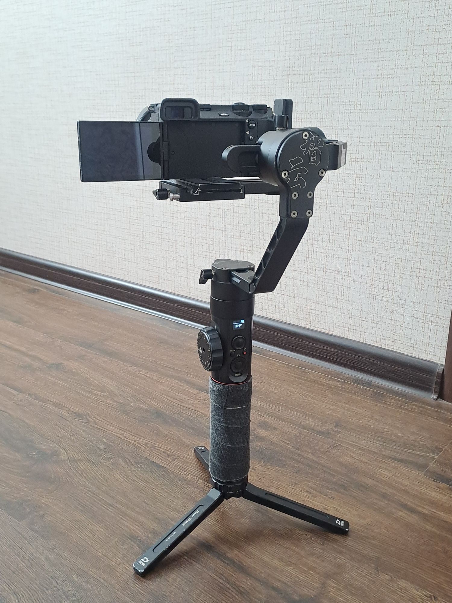 Продам стабилизатор Zhiyun Crane 2